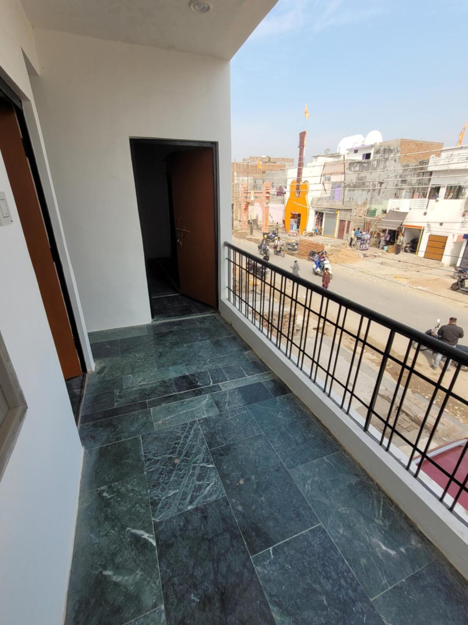 Pushpa Vatika Hotel Faizābād Exterior foto